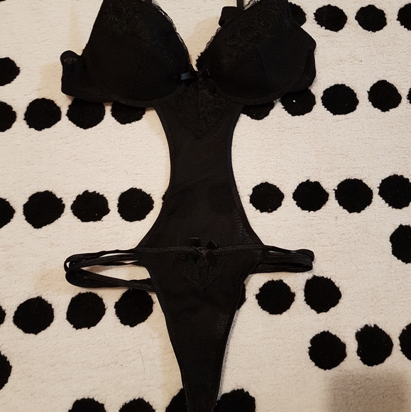 Lingerie suit - Picture 1 of 8